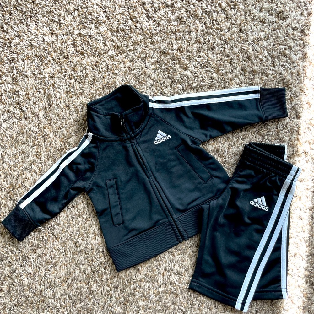Adidas jogger set